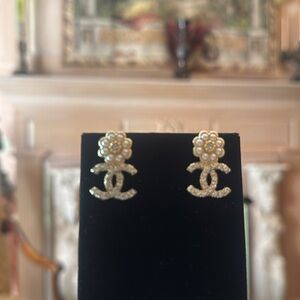 CC earring Logo Flower